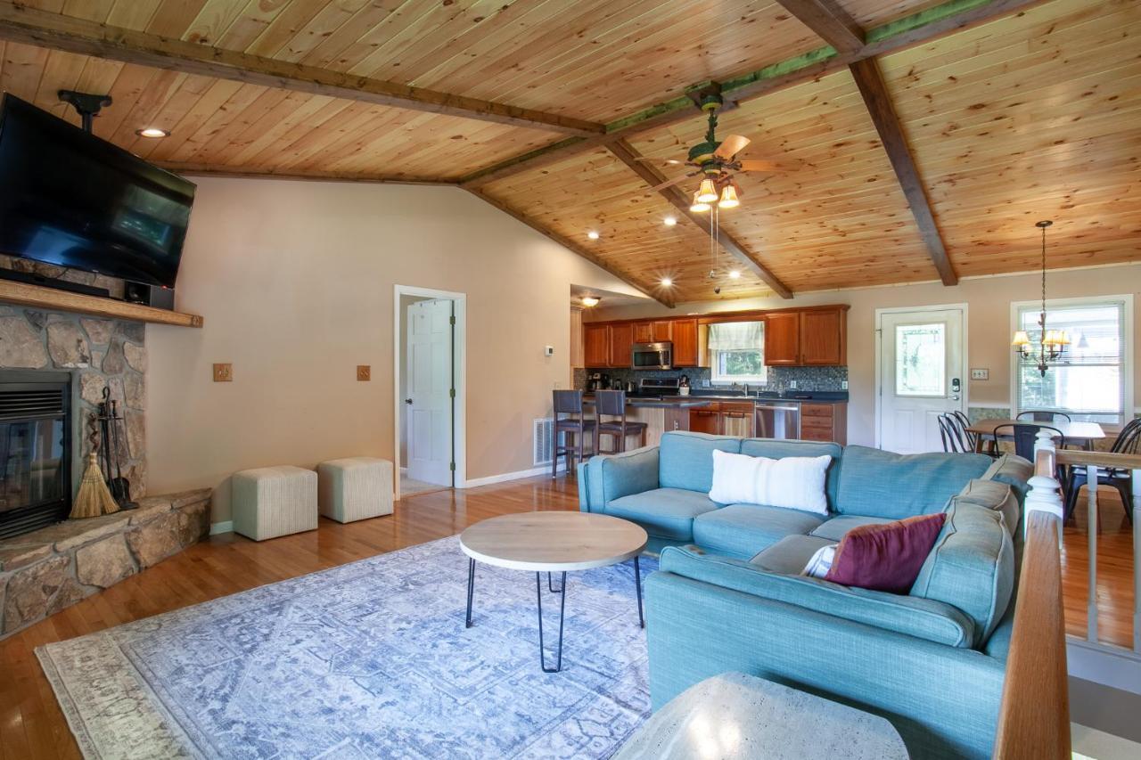 Ole Smoky Bnb - Game Room, Hot Tub, Mtn Views! 鸽子谷 外观 照片
