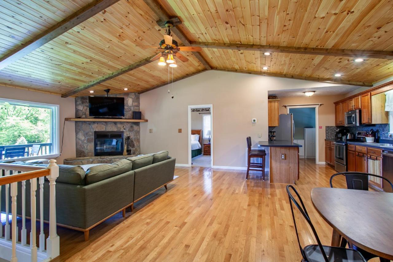 Ole Smoky Bnb - Game Room, Hot Tub, Mtn Views! 鸽子谷 外观 照片