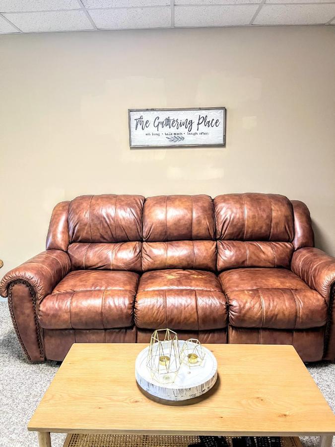 Ole Smoky Bnb - Game Room, Hot Tub, Mtn Views! 鸽子谷 外观 照片