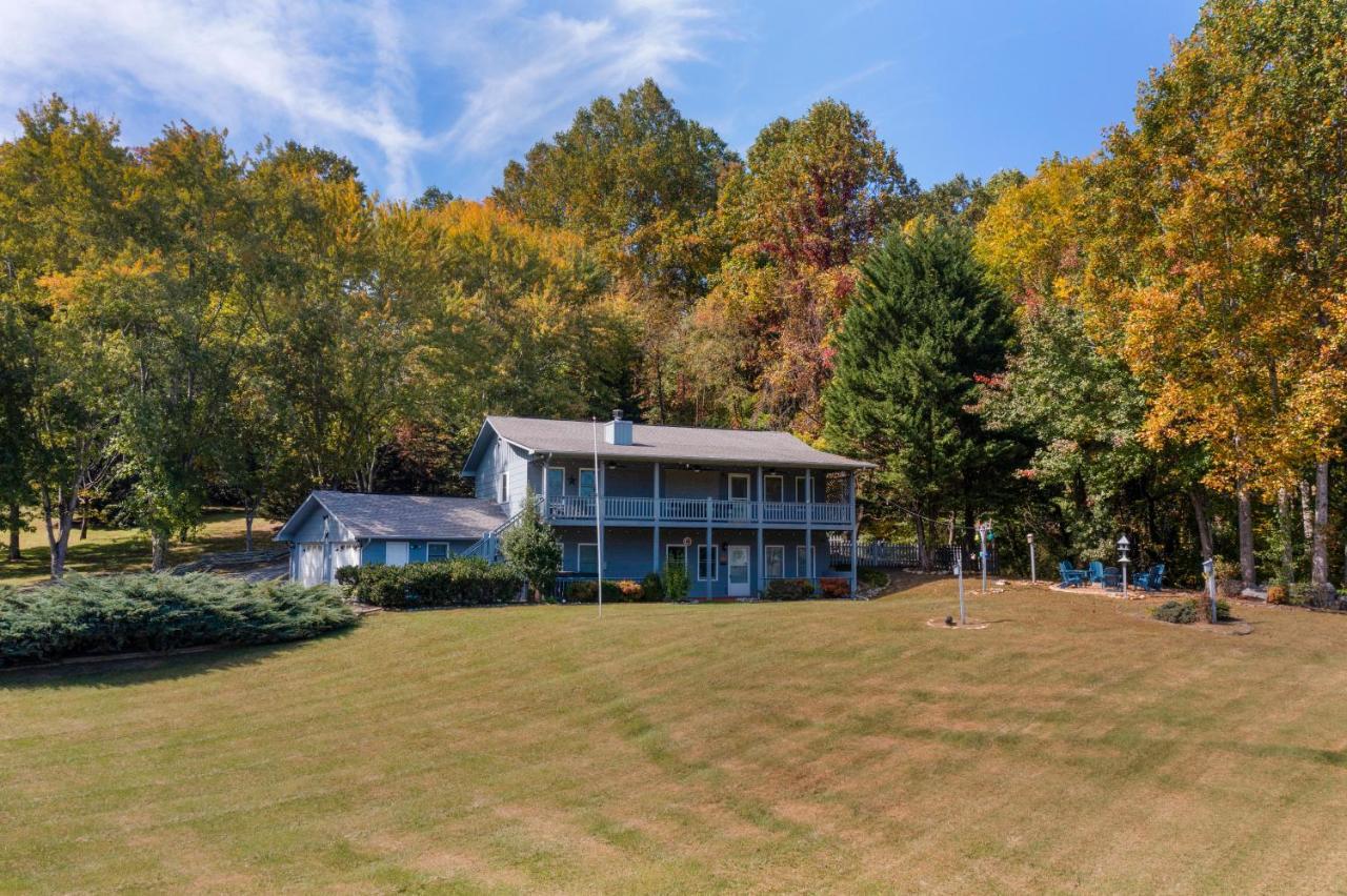 Ole Smoky Bnb - Game Room, Hot Tub, Mtn Views! 鸽子谷 外观 照片